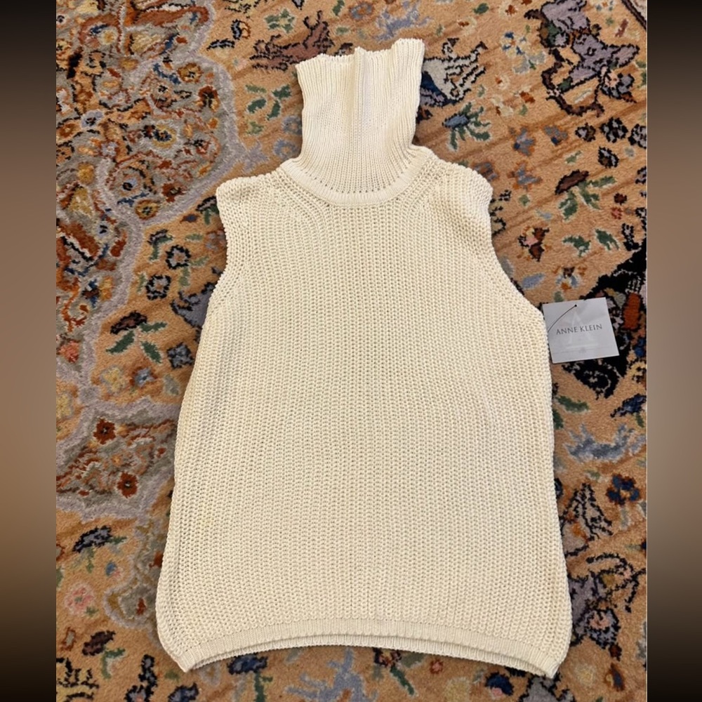 Anne Klein turtleneck sleeveless sweater